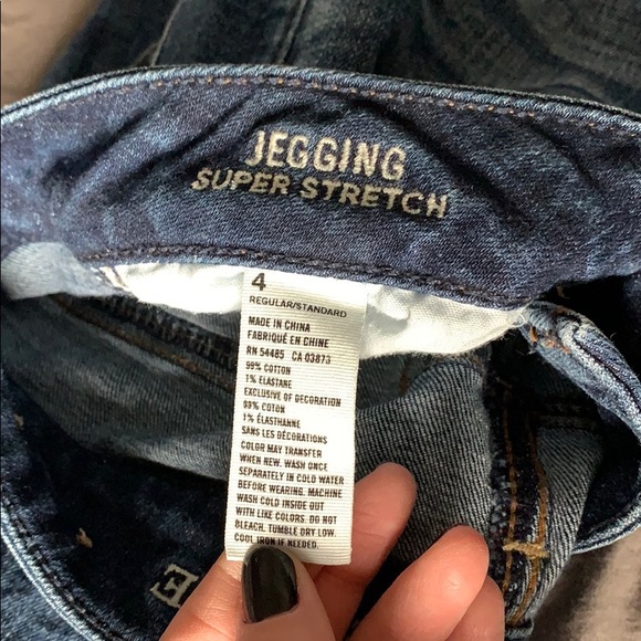 Distressed American Eagle jeans - Picture 2 of 4